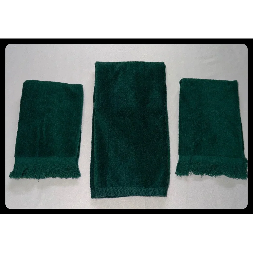 Vintage Grand Prix by Avanti Christmas Reindeer Towel Set Green Embroidered